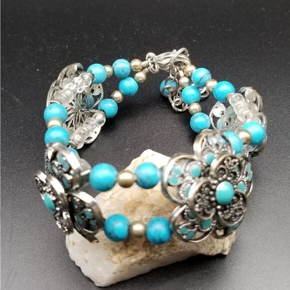 Jewelry - Southwestern southern heat turquoise flower bracelet. B315